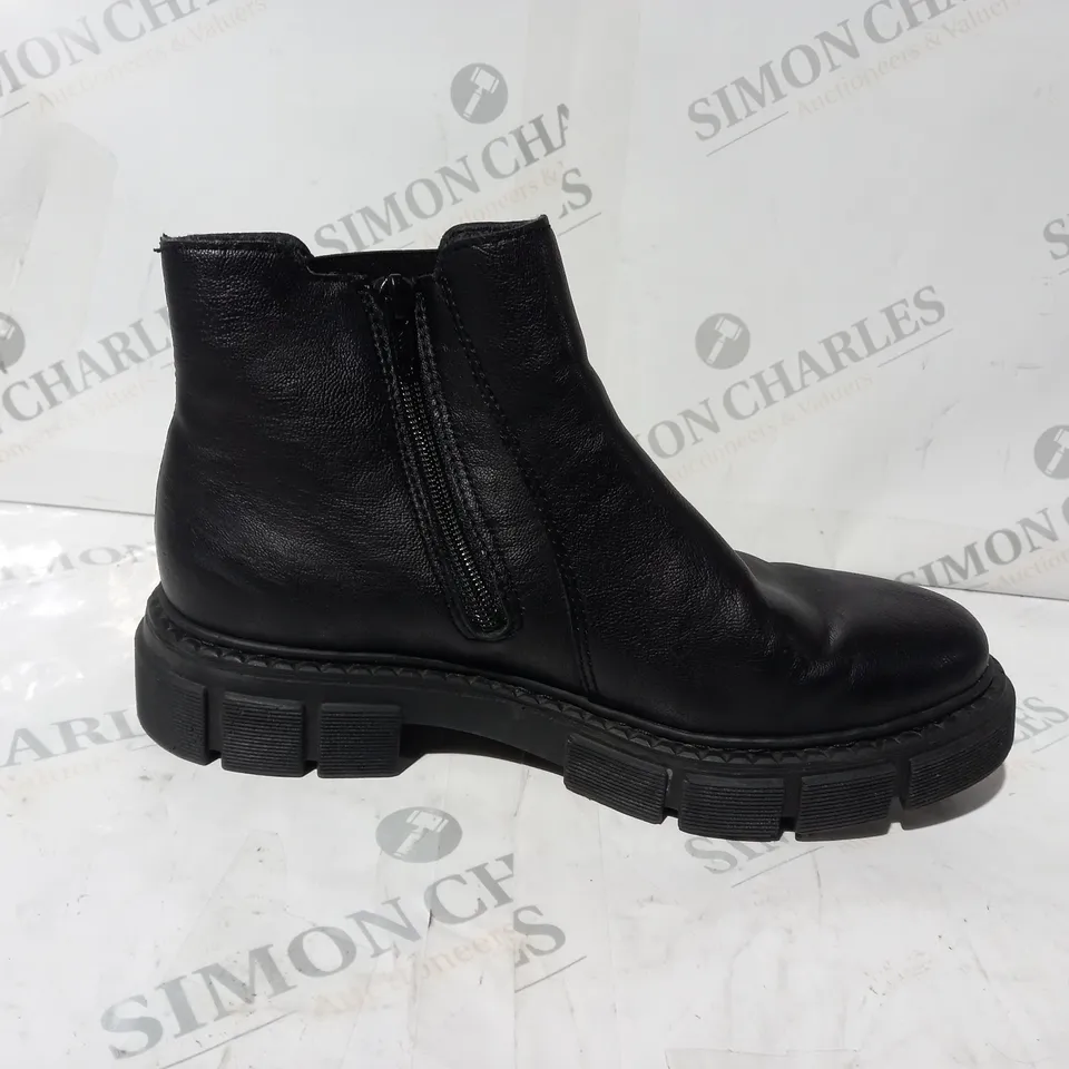 BOXED PAIR OF RIEKER CHUNKY ANKLE BOOTS IN BLACK UK SIZE 6.5