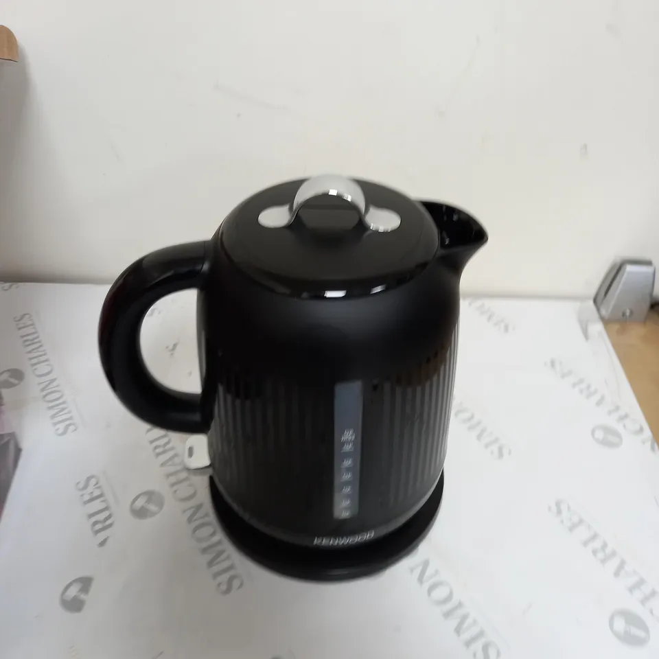 BOXED KENWOOD DAWN KETTLE 