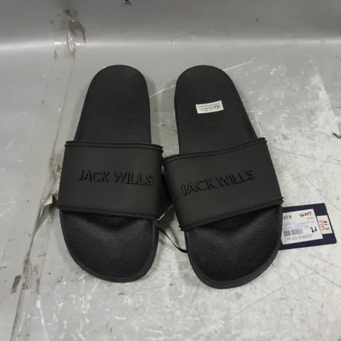 UNBOXED PAIR OF JACK WILLS LOGO SLIDER BLACK SIZE 9