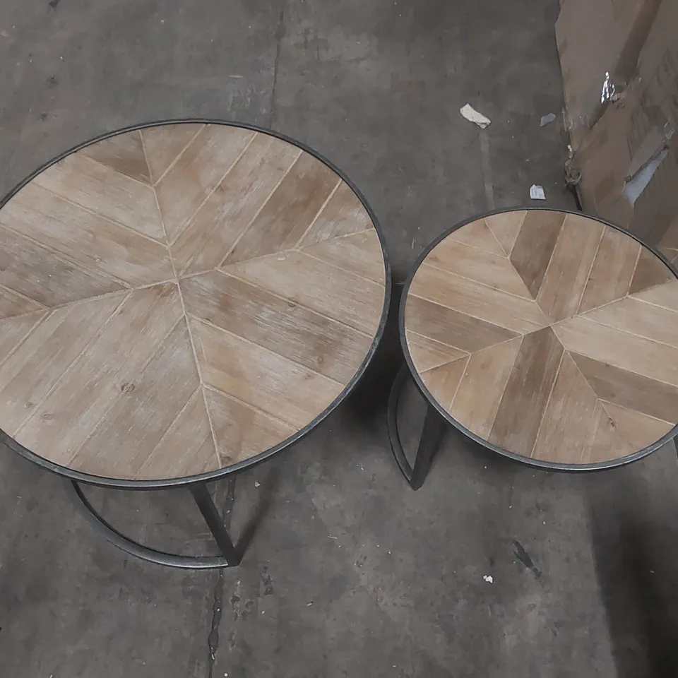 DOUGLAS NEST OF COFFEE TABLES