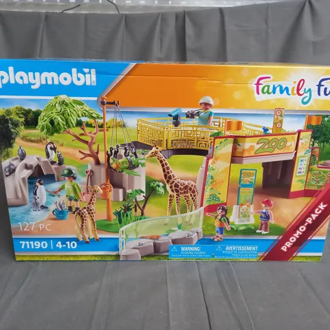 PLAYMOBIL FAMILY FUN - 71190 - AGES 4-10 YEARS