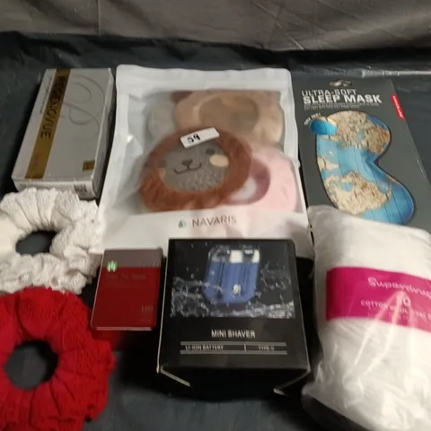 APPROXIMATELY 15 ASSORTED HEALTH & BEAUTY PRODUCTS TO INCLUDE SLEEP MASK, SCRUNCHES AND MINI SHAVER