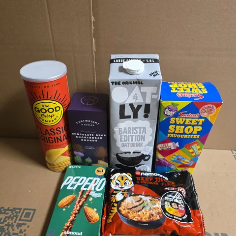 APPROXIMATELY 10 ASSORTED FOOD ITEMS TO INCLUDE - SWEET SHOP FAVOURITES, NOODLES AND CRISPS