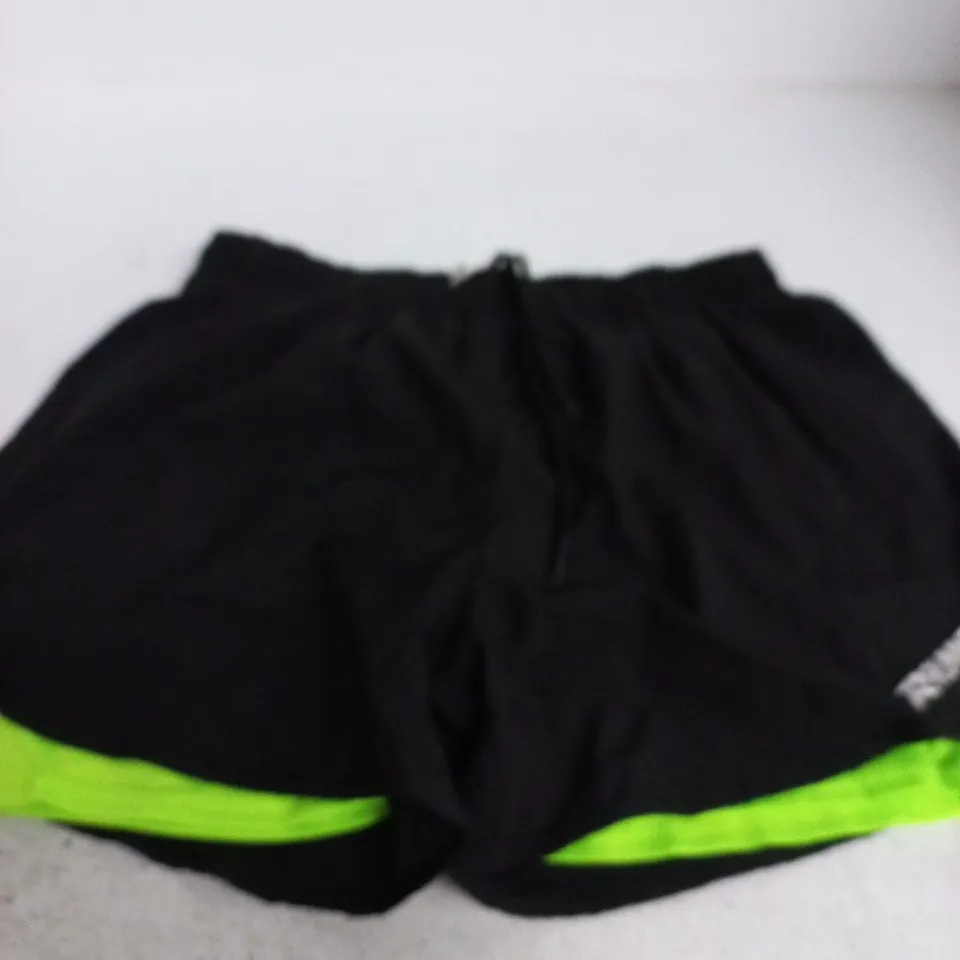 RUNNR RUNNING SHORTS - M