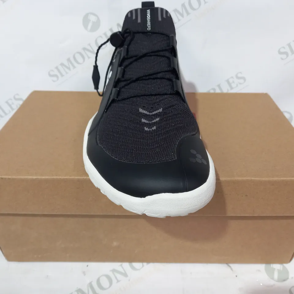 BOXED PAIR OF VIVO BAREFOOT SHOES IN BLACK EU SIZE 40