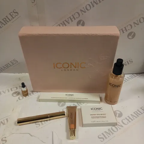 BOXED ICONIC LONDON GLOWING OUT-OUT BEAUTY SET