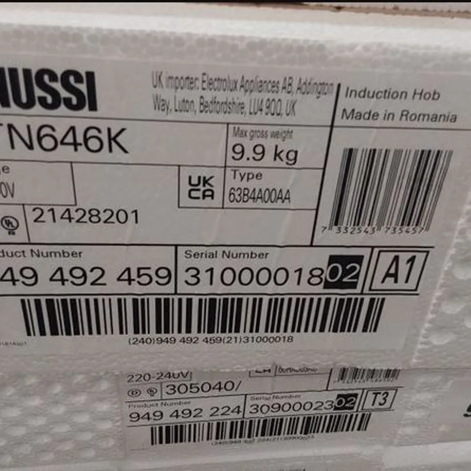 ZANUSSI INDUCTION HOB 60CM MODEL ZITN646K RRP £350