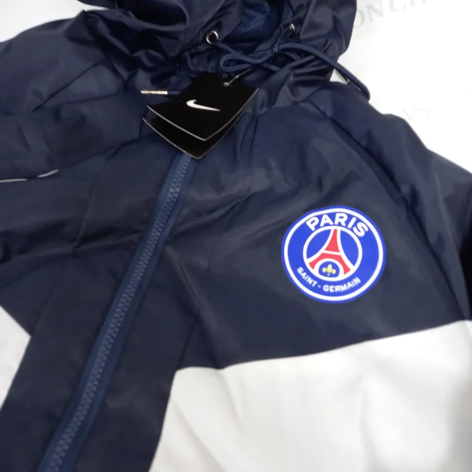 NIKE PSG TRAINING COAT IN NAVY/WHITE - 2XL