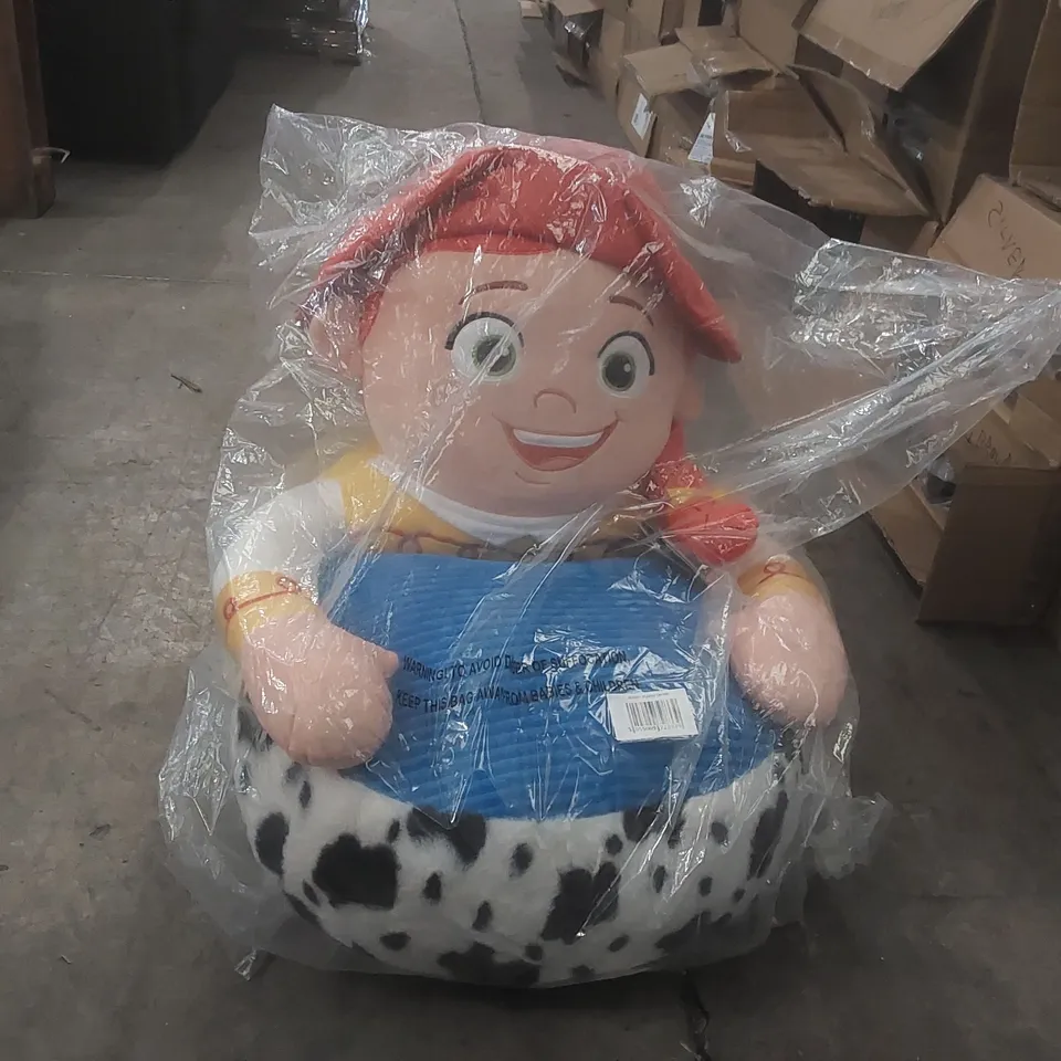 BAGGED JESSIE PLUSH CHAIR 
