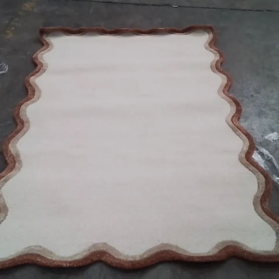 QUALITY DESIGNER AREA RUG - APPROXIMATELY 170X120CM