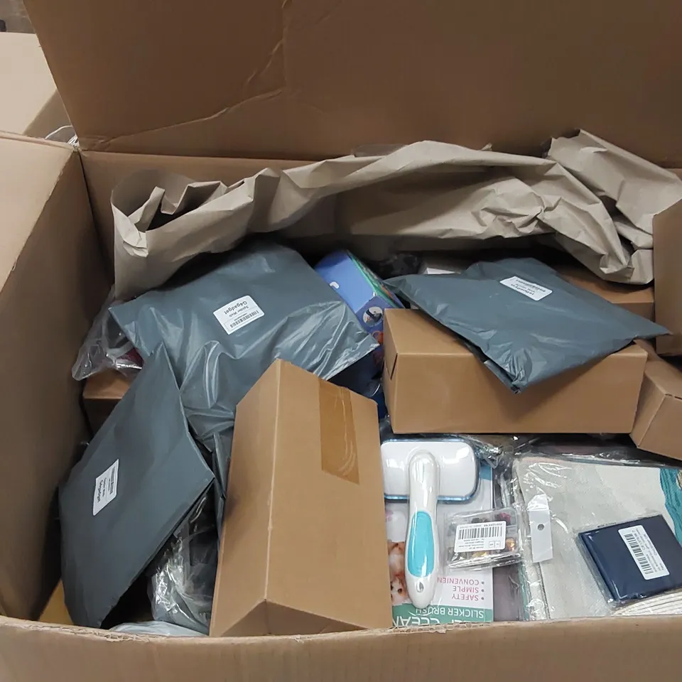 PALLET OF ASSORTED ITEMS INCLUDING: LAUNDRY BASKET, FAKE EYELASHES, ANIME COSTUME, PARTY BALLOONS, PEN HOLDER, CHILDREN TOYS, DOG HARNESS, PET BRUSH