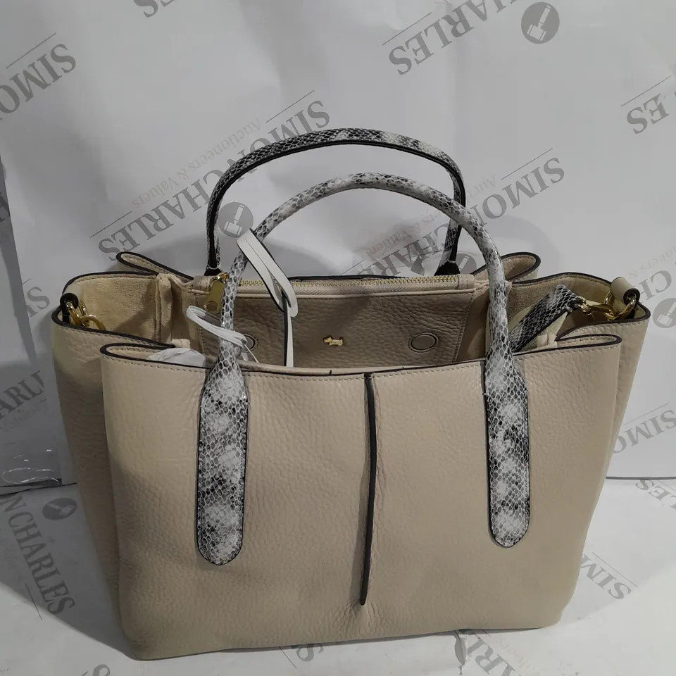 RADLEY LONDON CRÈME BAG WITH SNAKE SKIN HANDLES AND GOLDEN COLOURED FEATURES 