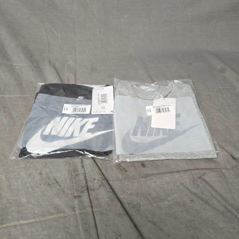 NIKE KIDS X2 FUTURA EVERGREEN TEES IN BLACK/GREY SIZE 3-4YRS