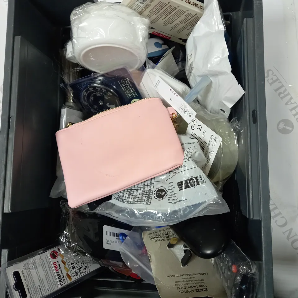 LOT OF APPROX 20 HOUSEHOLD ITEMS TO INCLUDE BT TV REMOTE, CRYSTAL HAIR REMOVER AND SUPER GLUE