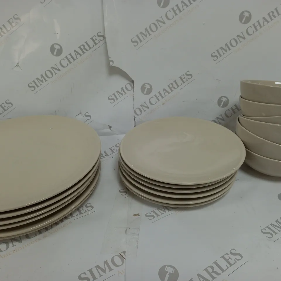 BOXED CESIRO SET OF 6 GLOSSY CREAM PLATES TO INCLUDE - 6 DINNER PLATES - 6 BOWLS - 6 DESERT PLATES - COLLECTION ONLY