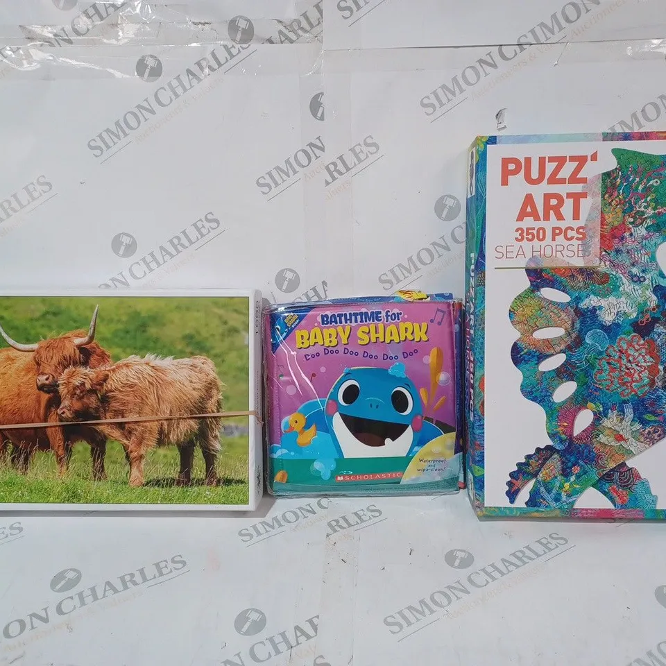 BOX OF APPROXIMATELY 20 ASSORTED TOYS AND GAMES TO INCLUDE PUZZ'ART SEA HORSE, BATHTIME FOR BABY SHARK, HIGHLAND COWS JIGSAW PUZZLE, ETC