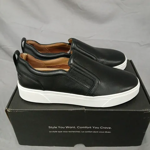 BOXED VIONIC REBEL KIMMIE SLIP ON TRAINER BLACK SIZE 5