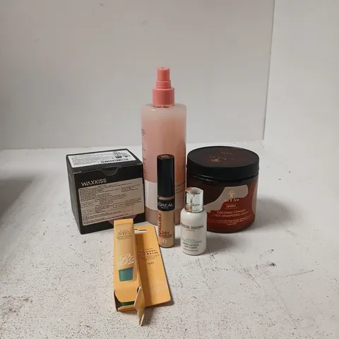 TOTE OF APPROXIMATELY 20 ASSORTED COSMETIC ITEMS TO INCLUDE L'OREAL, MOLTON BROWN, AS I AM COCONUT, INCREDILOX CONDITIONER ETC