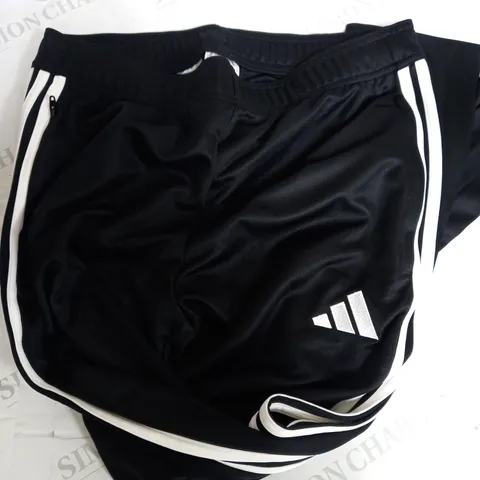 ADIDAS TRACKSUIT PANTS IN BLACK - MEDIUM