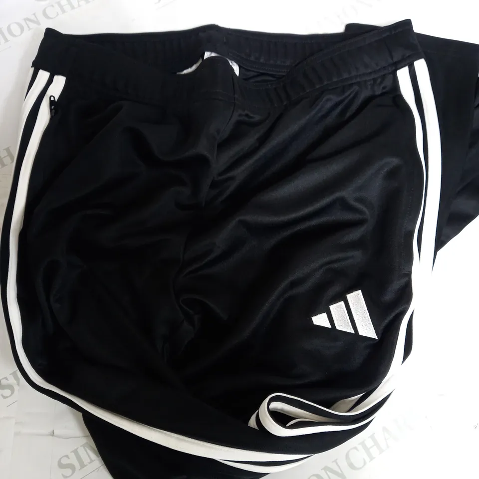 ADIDAS TRACKSUIT PANTS IN BLACK - MEDIUM
