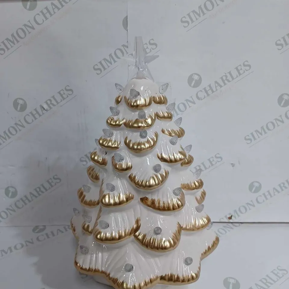 DESIGNER DECORATIVE FESTIVE CHRISTMAS TREE IN WHITE WITH LEDS