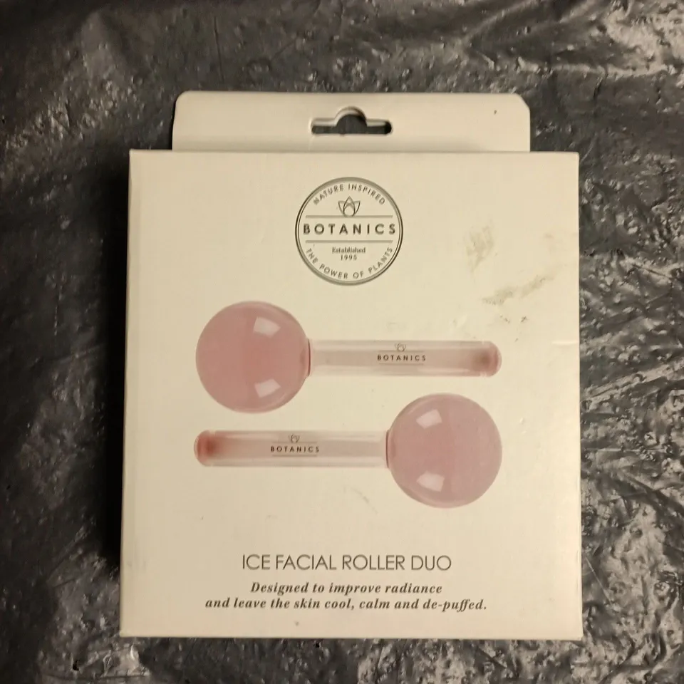 BOTANICS ICE FACIAL ROLLER DUO