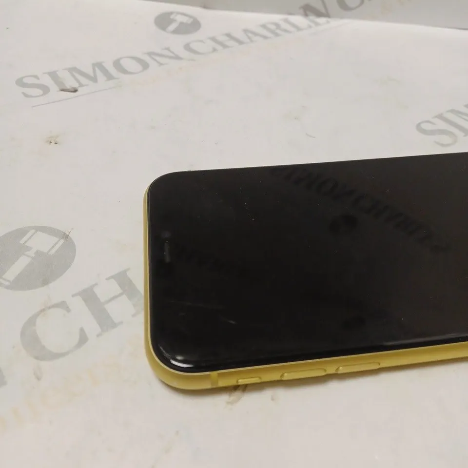 IPHONE 11 64GB YELLOW