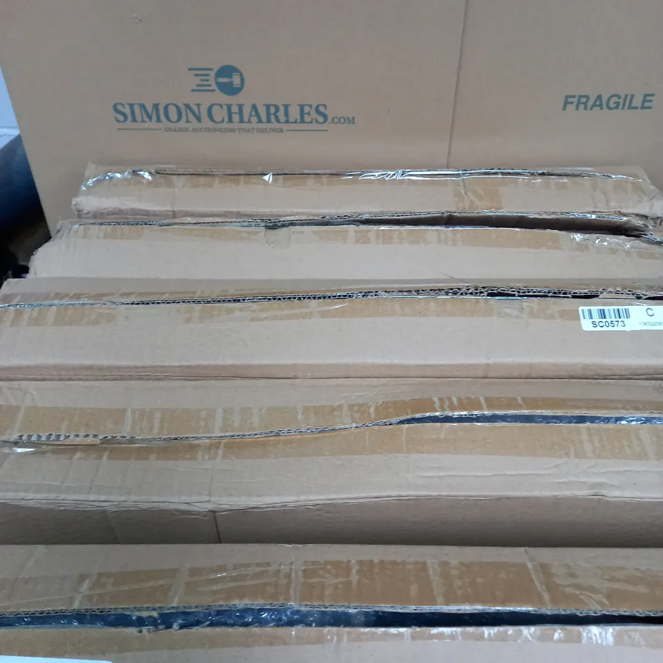LOT OF APPROXIMATELY 5 GOLD EFFECT RECTANGULAR FRAMES 