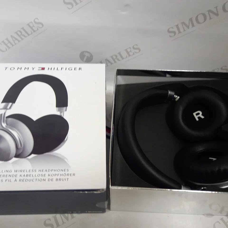 TOMMY HILFIGER NOISE CANCELLING HEADPHONES ON EAR IN BLACK 