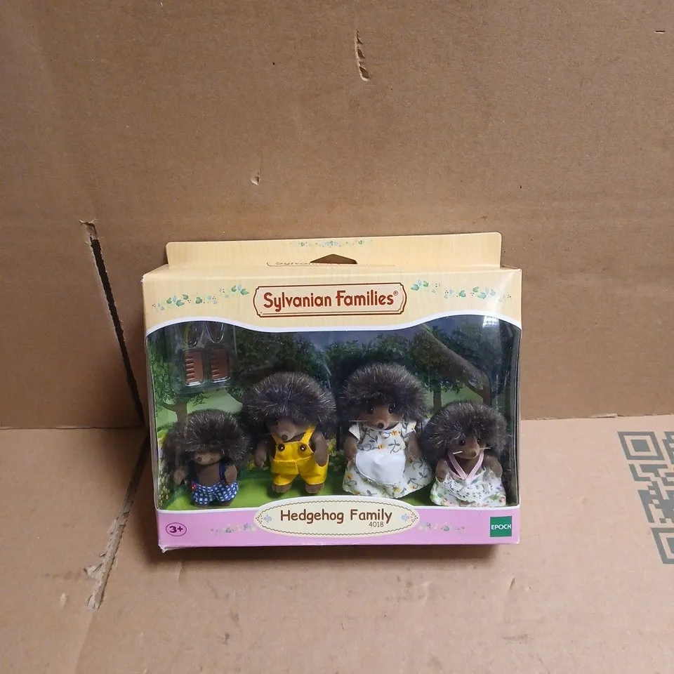 SYLVANIAN FAMILIES HEDGEHOG FAMILY AGES 3+ BOXED