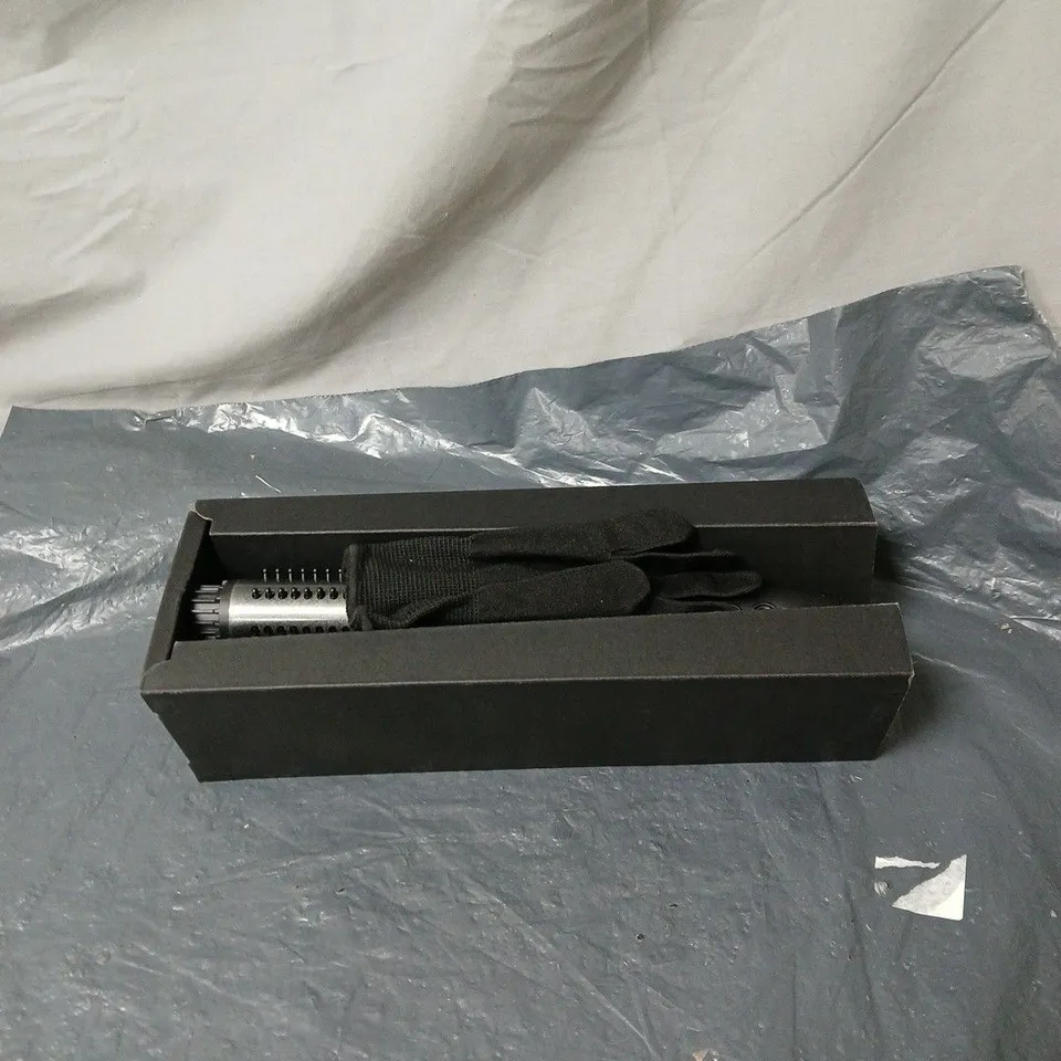 REVAMP VOLUME AND WAVE CERAMIC HOT BRUSH BOXED