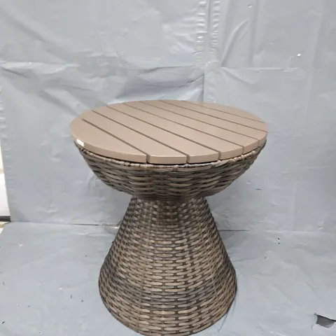 CORAL BAY RATTAN SIDE TABLE