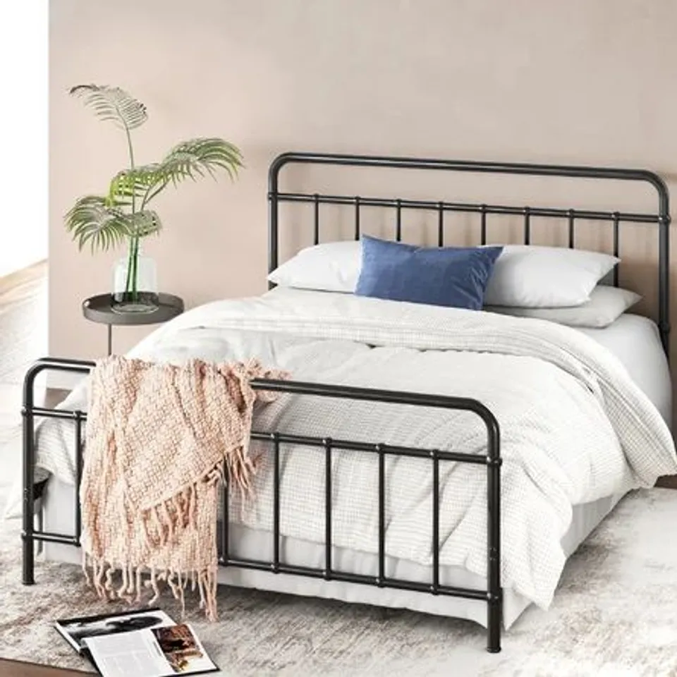 BOXED FARNHAM FARMHOUSE METAL BED FRAME WITH HEADBOARD // SIZE: UNSPECIFIED (1 BOX)