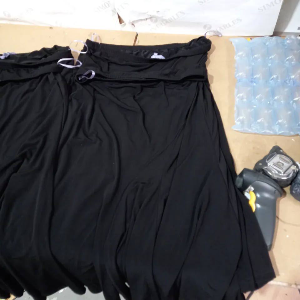 LOT OF 4 MICHELE HOPE LADIESWEAR BLACK SKIRTS- SIZE 10/12 & 14/16