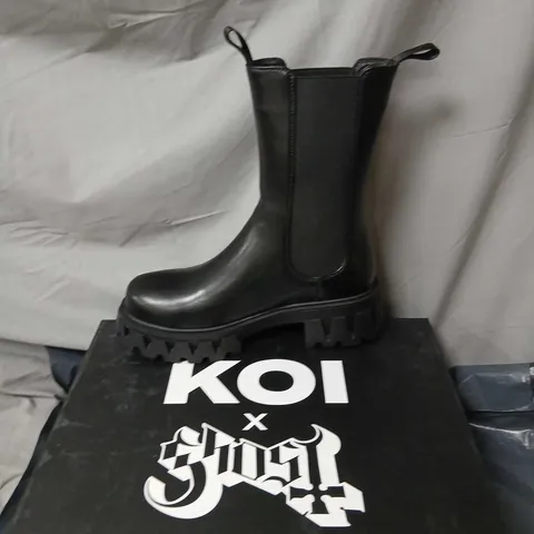 KOI X GHOST BLACK LEATHER CHELSEA BOOTS – SIZE 6