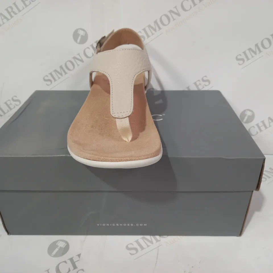 BOXED PAIR OF VIONIC T-STRAP LEATHER SANDALS IN BEIGE UK SIZE 6