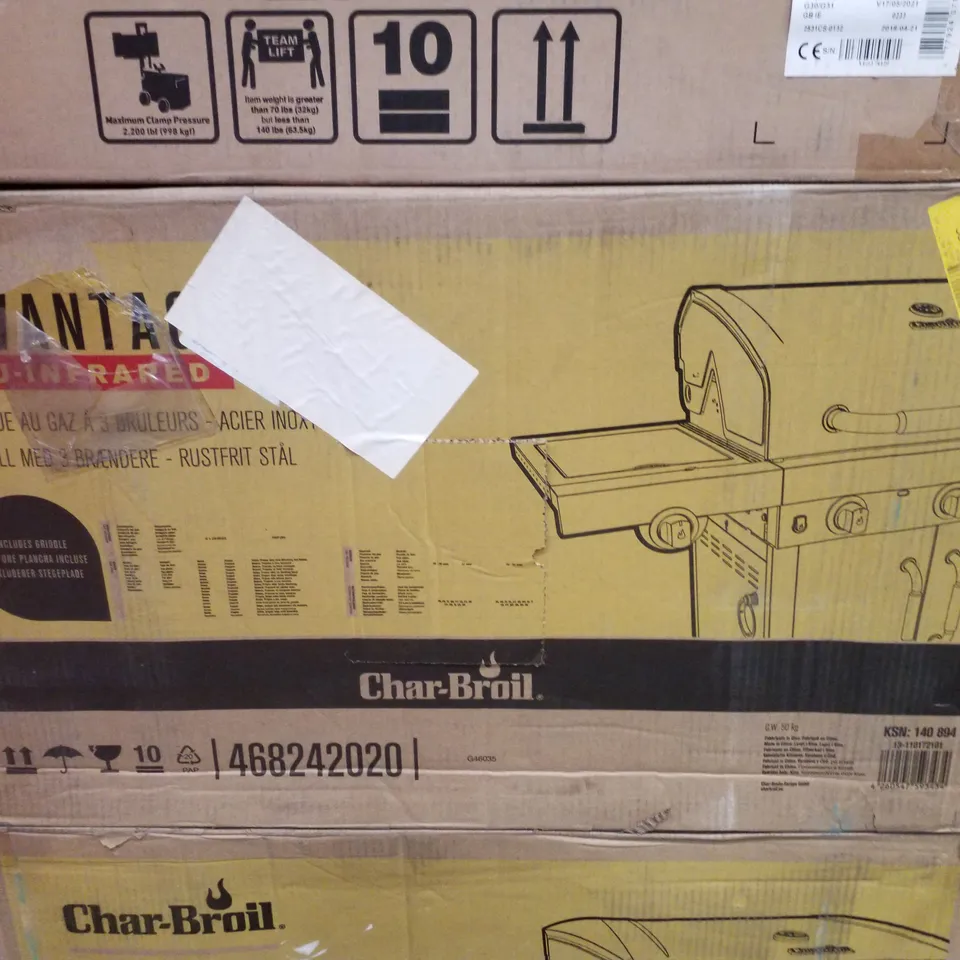 BOXED CHAR-BROIL ADVANTAGE TRU-INFRARED 3-BURNER GAS BARBECUE 