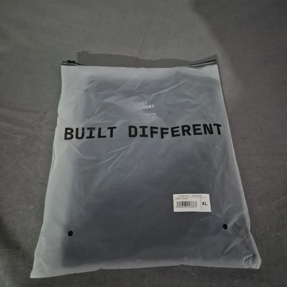 BAGGED BUILT DIFFERENT CREW T-SHIRT SIZE XL