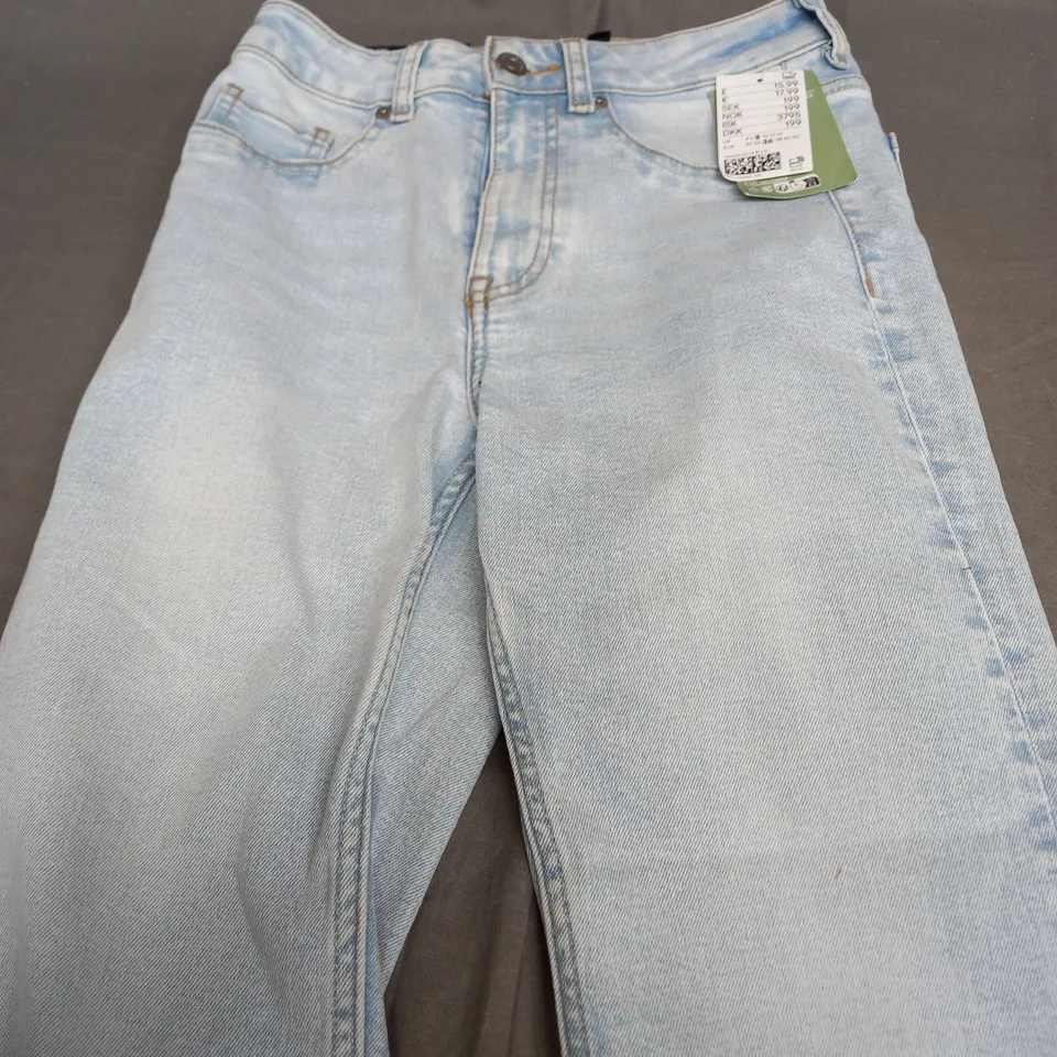 H&M LIGHT DENIM JEANS - EUR 36
