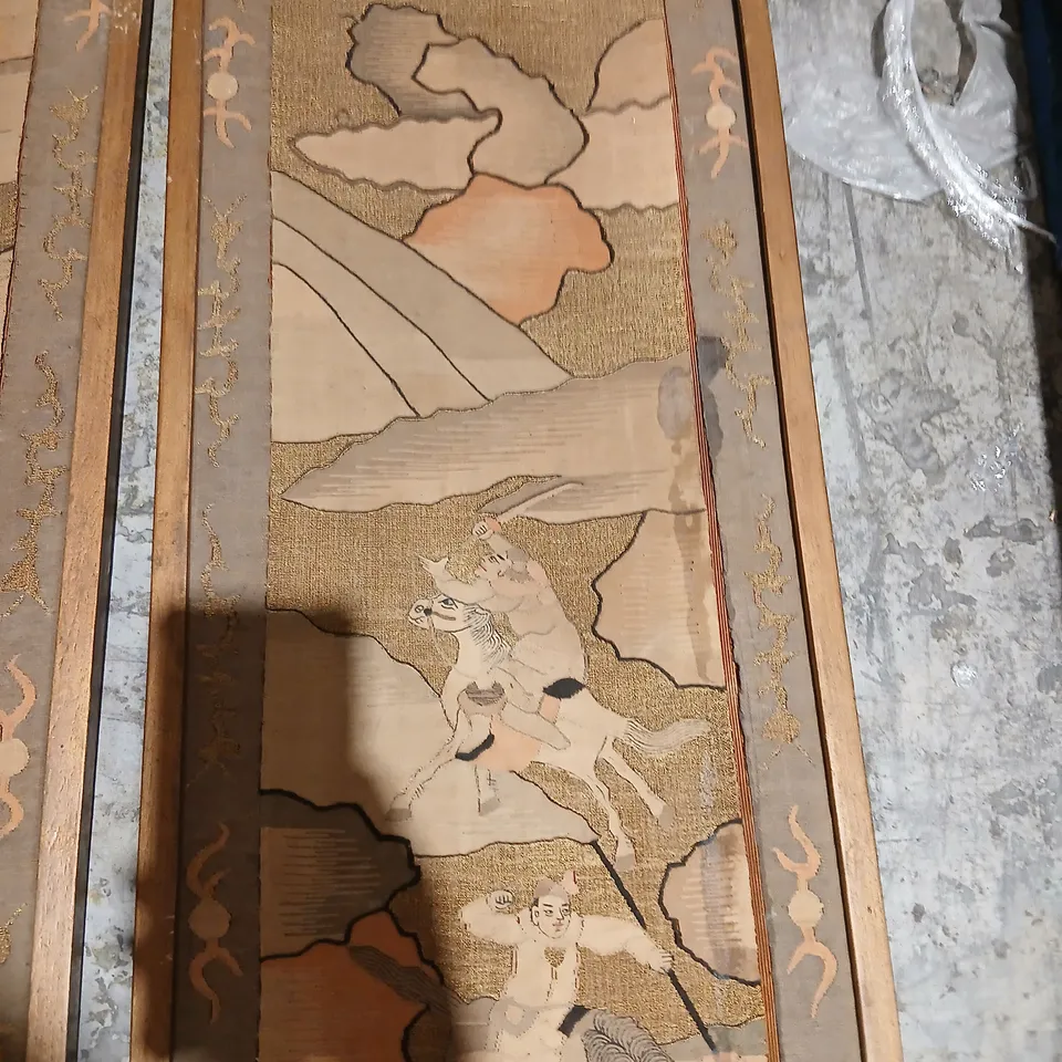 PAIR OF JAPANESE-STYLE DECORATIVE WALL PANELS WITH MOUNTED HORSEMEN, GOLD-TONED BACKGROUNDS