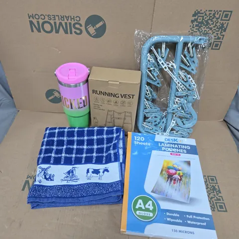 APPROXIMATELY 15 ASSORTED HOUSEHOLD PRODUCTS TO INCLUDE WICKED TUMBLER BOTTLE, RUNNING VEST, LAMINATING PPUCHES, ETC - COLLECTION ONLY