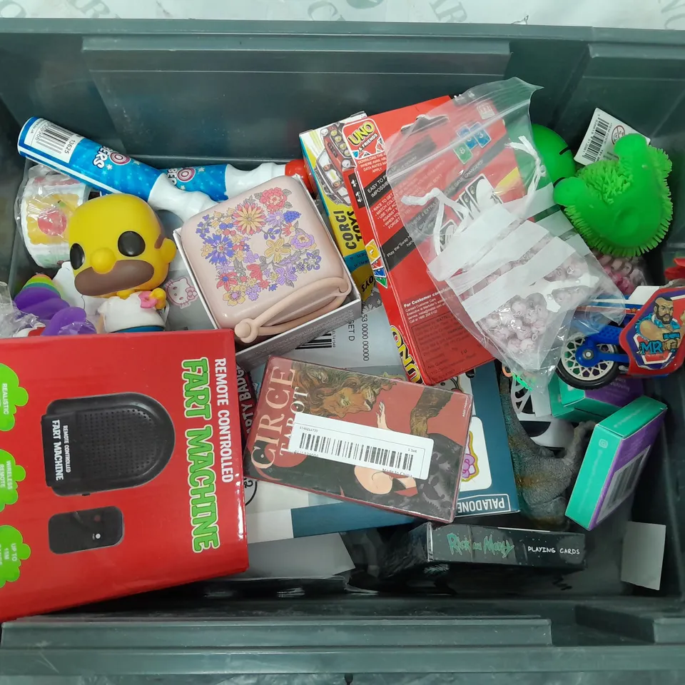 APPROXIMATELY 20 ASSORTED TOYS & GAMES PRODUCTS TO INCLUDE CARD GAMES, TAROT CARDS, FART MACHINE, ETC