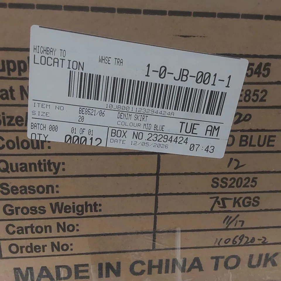 BOX CONTAINING APPROXIMATELY 12x BRAND NEW SIMPLY BE MID BLUE DENIM SKIRTS - SIZE 20