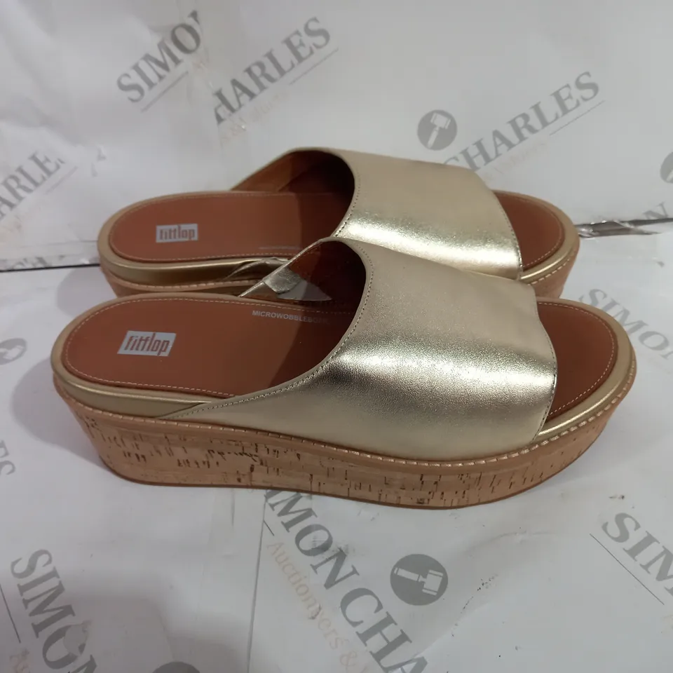 FITFLOP GOLD PLATFORM SLIPPERS SIZE 8