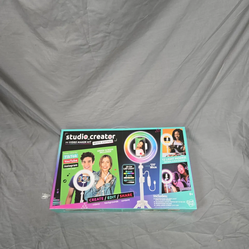 STUDIO CREATOR VIDEO MAKER KIT – WHITE EDITION 