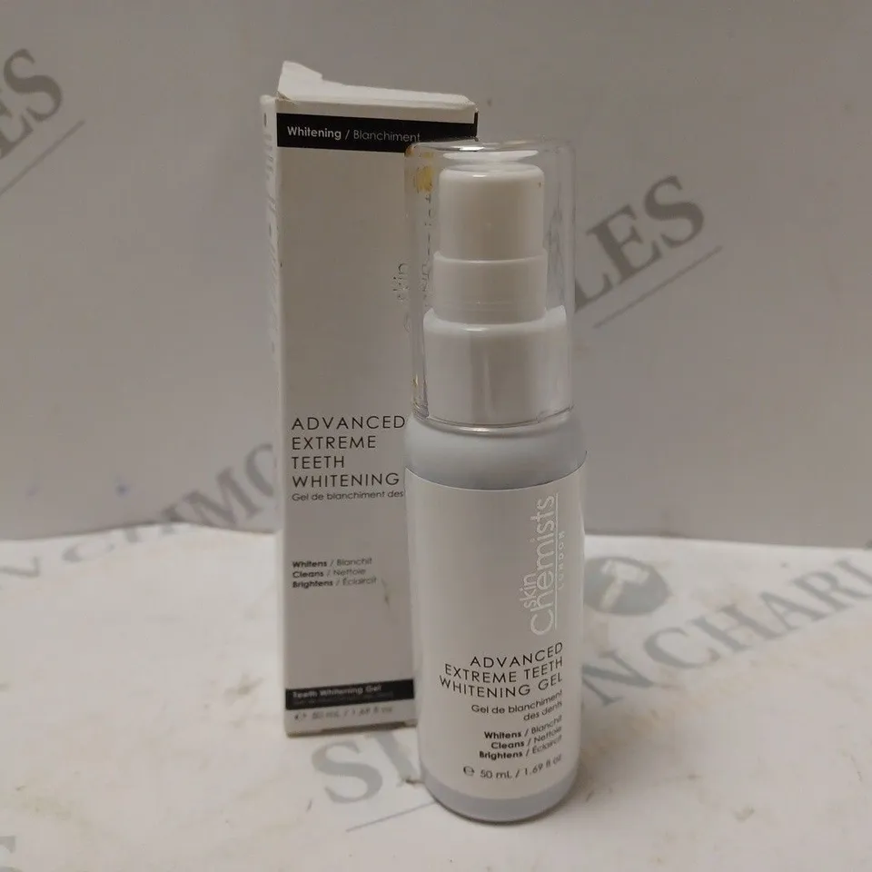APPROXIMATELY 32 BOXED SKIN CHEMISTS ADVANCED EXTREME TEETH WHITENING GEL (32 x 50ml)