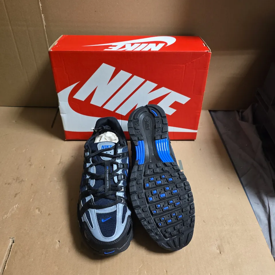 NIKE RUNNING TRAINERS – BLUE, GREY & BLACK - UK  SIZE 8.5 