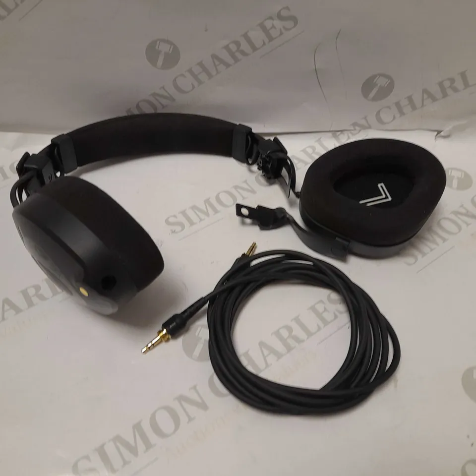 RØDE NTH-100 PROFESSIONAL OVER-EAR HEADPHONES FOR MIXING & RECORDING AUDIO