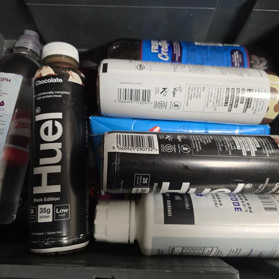 APPROXIMATELY 10 ASSORTED DRINKS TO INCLUDE HUEL CHOCOLATE, ROBINSONS FRUIT CREATIONS, RUDE HEALTH COCONUT, ETC - COLLECTION ONLY