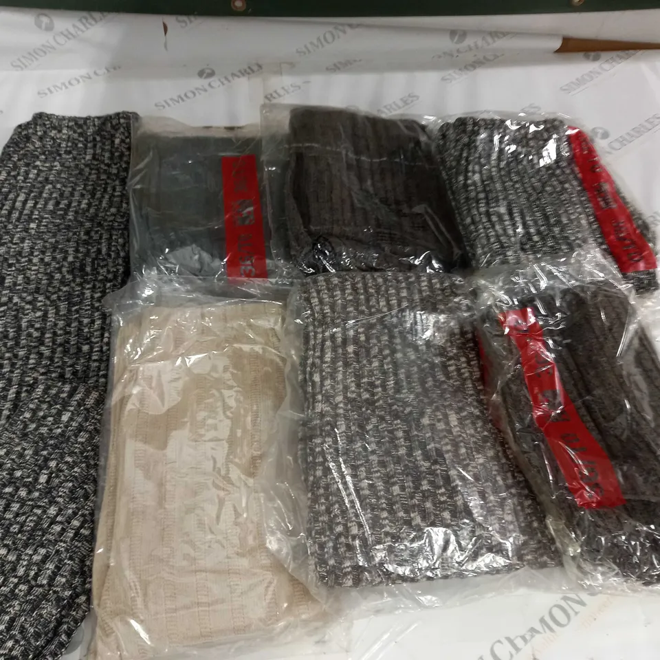 LOT OF APPROXIMATELY 15 ASSORTED PAIRS OF KNITTED LEGGINGS VARIOUS SIZES